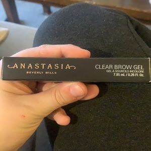 Brand new Anastasia Beverly Hills clear brow gel